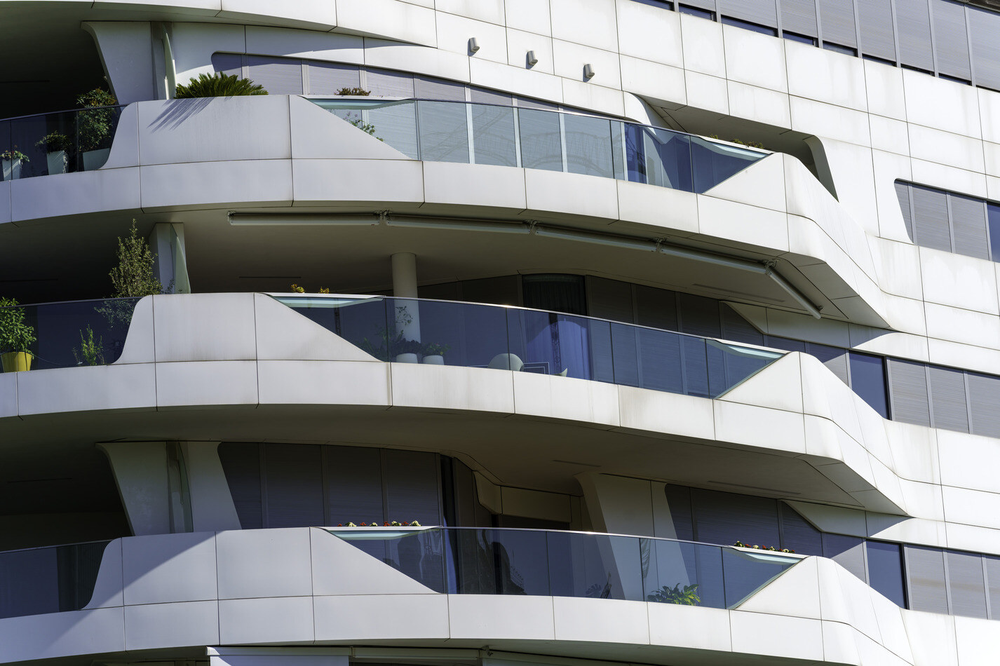 milan-italy-residential-hadid-buildings-modern-c-2025-01-09-15-14-40-utc (1)